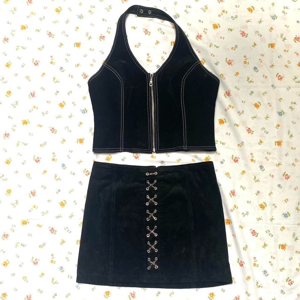 Wilson’s Leather Maxima Black Suede Halter top and mini Skirt Matching Set 🖤